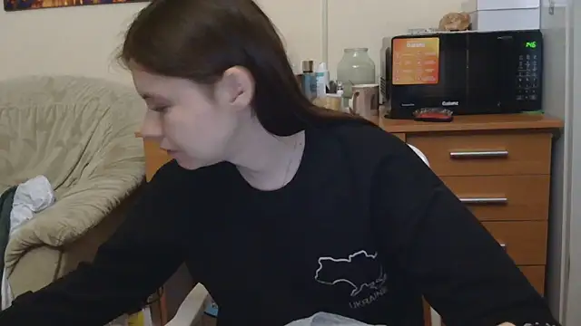 JessicaHolland1 online show from 05/27/26, 07:22
