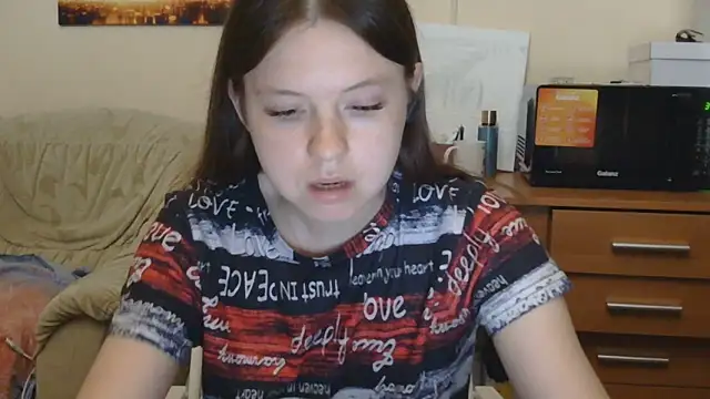 JessicaHolland1 online show from 06/11/26, 06:50