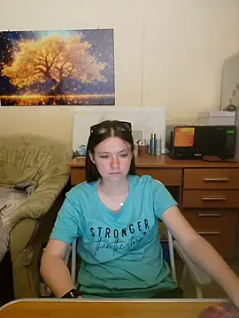 JessicaHolland1 online show from 06/20/26, 06:44