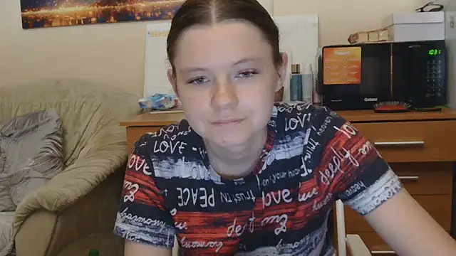 JessicaHolland1 online show from 06/24/26, 06:51