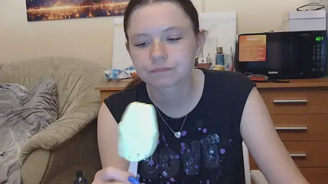 JessicaHolland1 online show from 06/26/26, 05:50