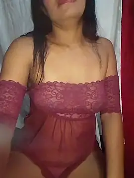 Lia Phone  online show from 08/04/26, 05:21