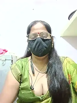 Snapshot of SEEMA_012 chatting on 06/02/26, 04:36 SEEMA 012 online show from 06/02/26, 04:36