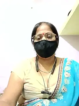 Snapshot of SEEMA_012 chatting on 06/05/26, 05:36 SEEMA 012 online show from 06/05/26, 05:36