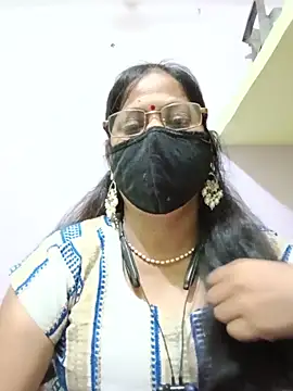 Snapshot of SEEMA_012 chatting on 06/11/26, 04:54 SEEMA 012 online show from 06/11/26, 04:54