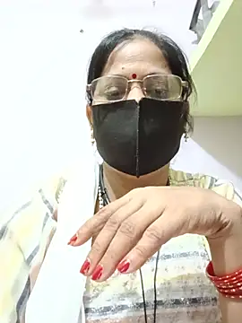 Snapshot of SEEMA_012 chatting on 06/13/26, 04:21 SEEMA 012 online show from 06/13/26, 04:21