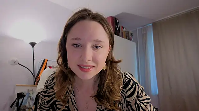 Snapshot of hunny_ines chatting on 05/16/26, 05:12 hunny ines online show from 05/16/26, 05:12