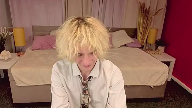 Snapshot of JameMilann chatting on 06/13/26, 08:18 JameMilann online show from 06/13/26, 08:18