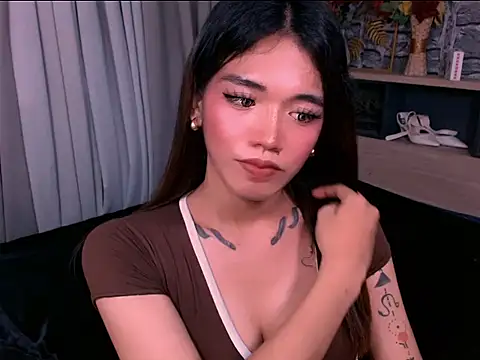 Snapshot of Akari_hunt chatting on 05/28/26, 08:17 Akari hunt online show from 05/28/26, 08:17
