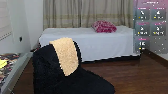 Snapshot of pyninahot chatting on 01/24/25, 10:51 pyninahot online show from 01/24/25, 10:51