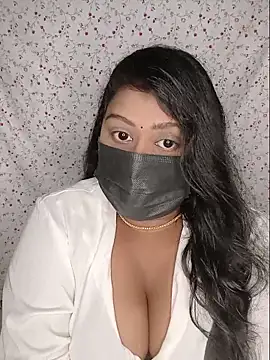 Romantic Woman online show from 06/17/26, 06:20