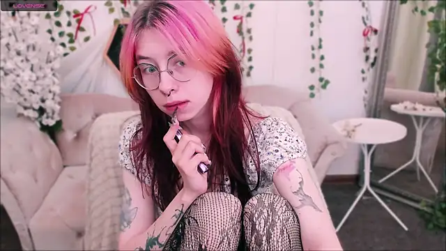 Alice Nyx online show from 06/11/26, 08:40