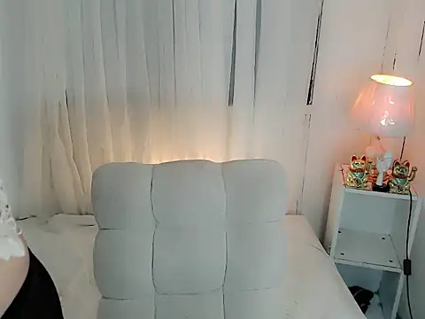 xCandy Hotgirlx online show from 06/04/26, 11:44