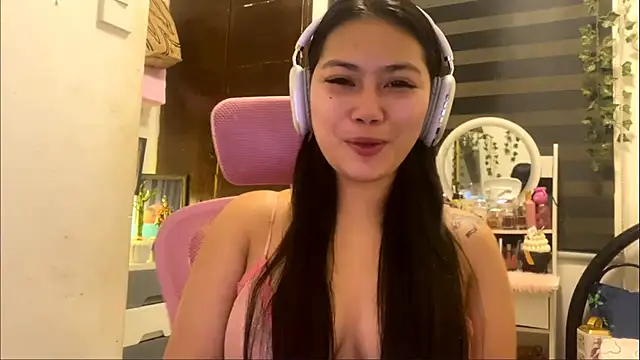 Snapshot of GlindaDejardin chatting on 05/25/26, 10:16 GlindaDejardin online show from 05/25/26, 10:16