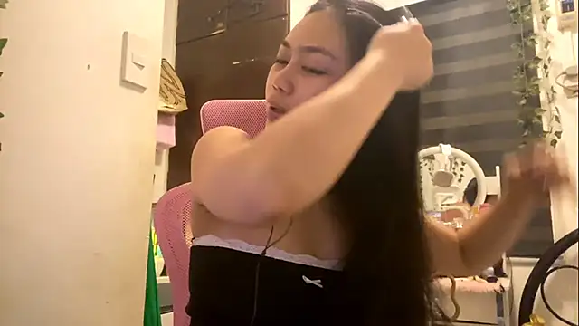 Snapshot of GlindaDejardin chatting on 06/08/26, 10:32 GlindaDejardin online show from 06/08/26, 10:32