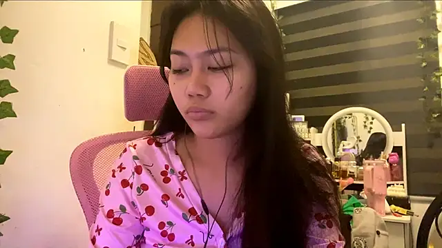 Snapshot of GlindaDejardin chatting on 06/11/26, 10:19 GlindaDejardin online show from 06/11/26, 10:19