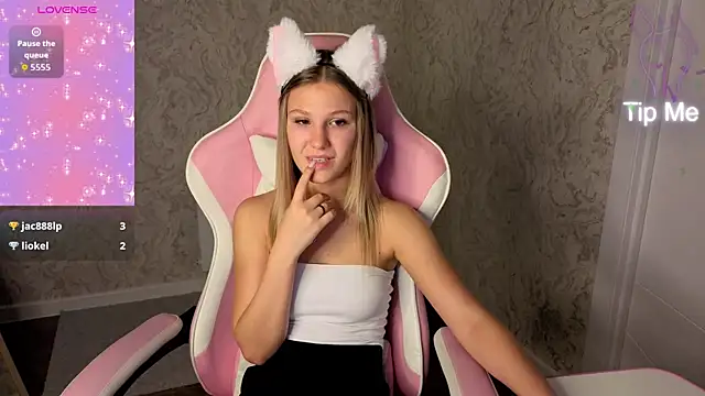 Angelina Becker online show from 06/22/26, 03:25