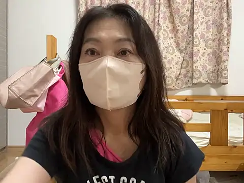 Snapshot of lemonade_madame chatting on 07/09/26, 10:41 lemonade madame online show from 07/09/26, 10:41