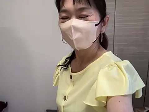 Snapshot of lemonade_madame chatting on 07/28/26, 10:53 lemonade madame online show from 07/28/26, 10:53