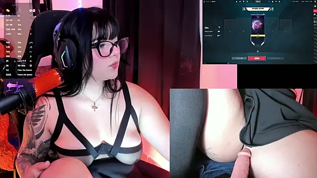 Snapshot of EternaAura_ chatting on 06/12/26, 01:43 EternaAura online show from 06/12/26, 01:43