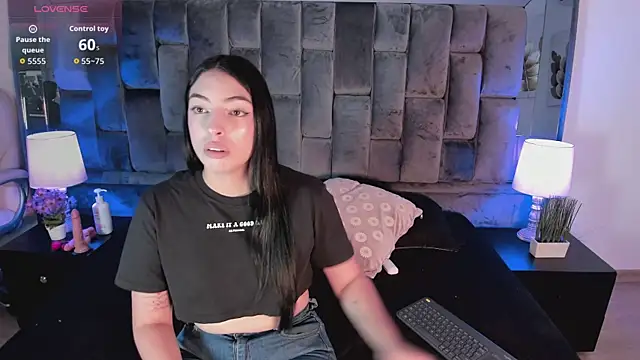 Ashly bloom  online show from 06/25/26, 02:55