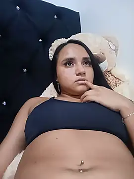 Snapshot of Valentina_Narvaez chatting on 05/23/26, 07:29 Valentina Narvaez online show from 05/23/26, 07:29