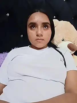 Valentina Narvaez online show from 06/19/26, 06:12