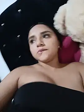 Valentina Narvaez online show from 07/06/26, 07:27