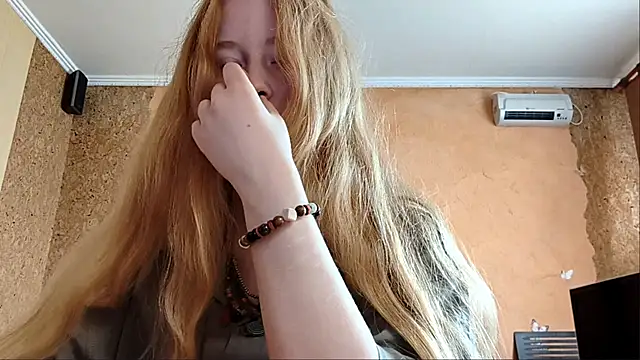 KateVibe 01 online show from 06/06/26, 04:17
