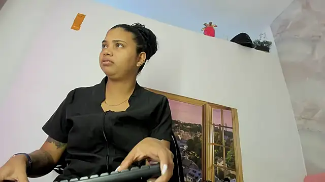 EllyBloom online show from 06/11/26, 01:09