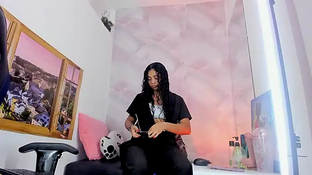EllyBloom online show from 06/15/26, 01:13