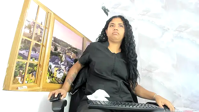 EllyBloom online show from 06/19/26, 01:37
