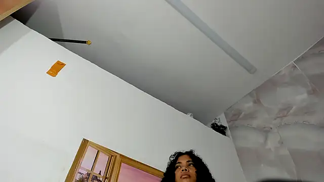 EllyBloom online show from 06/25/26, 01:04
