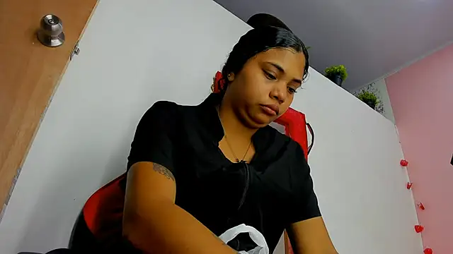 EllyBloom online show from 07/21/26, 01:46