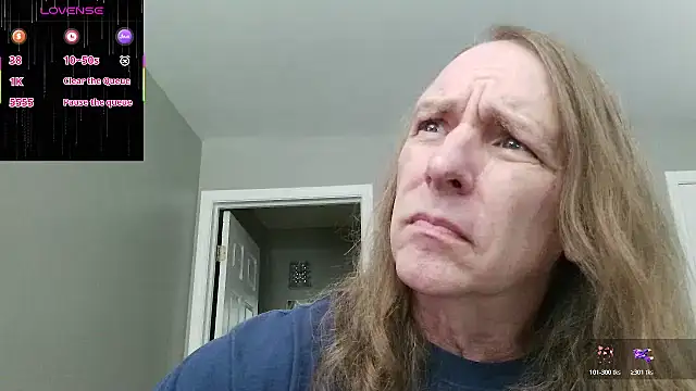 Snapshot of Magnus_Luv chatting on 05/28/26, 04:48 Magnus Luv online show from 05/28/26, 04:48