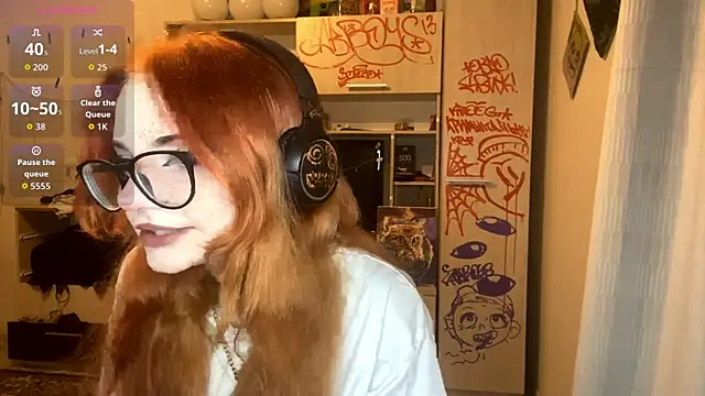 Snapshot of RedHeadCat chatting on 05/28/26, 09:34 RedHeadCat online show from 05/28/26, 09:34