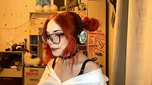 Snapshot of RedHeadCat chatting on 06/04/26, 10:16 RedHeadCat online show from 06/04/26, 10:16