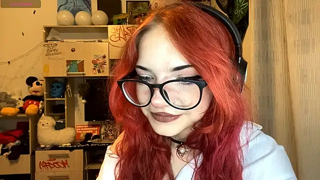 Snapshot of RedHeadCat chatting on 06/09/26, 01:39 RedHeadCat online show from 06/09/26, 01:39