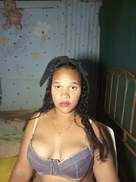 Snapshot of michelle_castillo chatting on 06/10/26, 11:03 michelle castillo online show from 06/10/26, 11:03