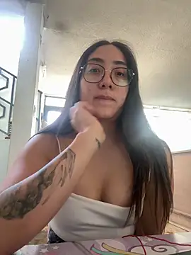 Snapshot of vampiralatina chatting on 05/14/26, 05:20 vampiralatina online show from 05/14/26, 05:20