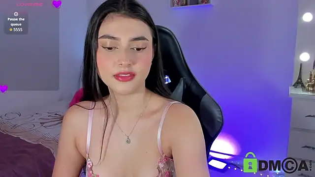esmeralda le online show from 06/14/26, 12:18