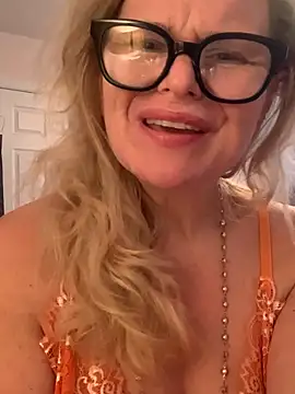 Love Lee xo online show from 07/07/26, 11:03
