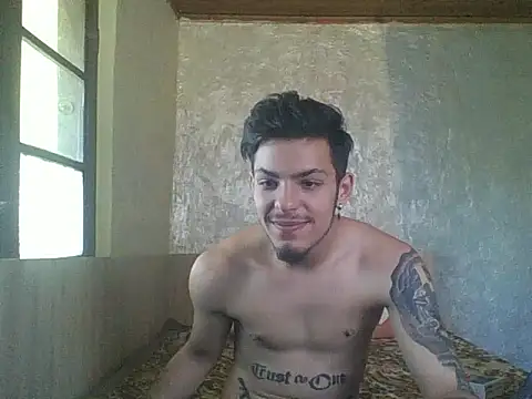 Snapshot of robertmrn112 chatting on 05/27/26, 11:29 robertmrn112 online show from 05/27/26, 11:29
