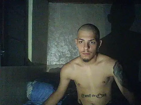 Snapshot of robertmrn112 chatting on 06/04/26, 11:11 robertmrn112 online show from 06/04/26, 11:11
