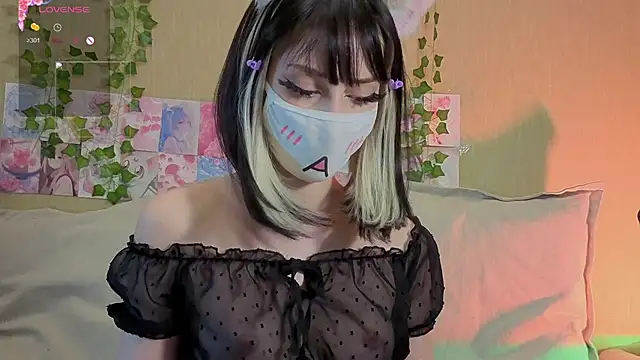LunaNyanmi online show from 06/07/26, 01:59