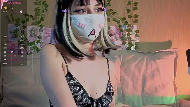 LunaNyanmi online show from 06/08/26, 02:06