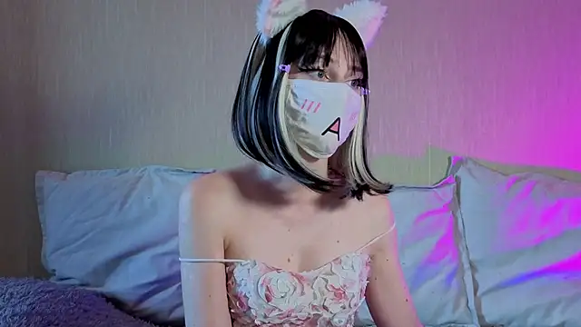 LunaNyanmi online show from 06/30/26, 02:18