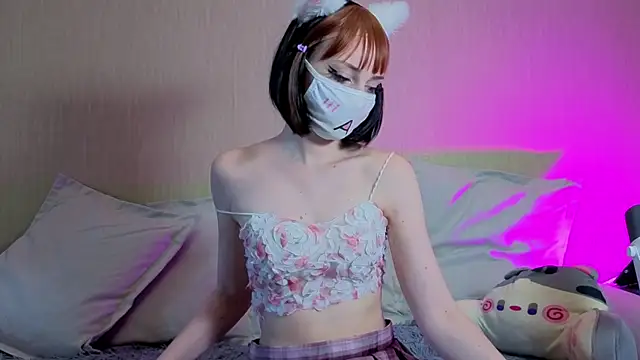 LunaNyanmi online show from 07/31/26, 04:17