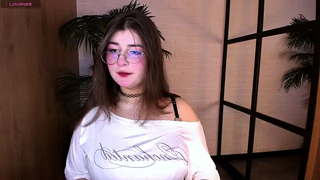 HaniaWish online show from 07/17/26, 01:29