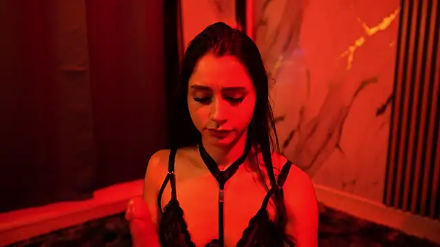 Snapshot of alice_twerk chatting on 06/12/26, 05:17 alice twerk online show from 06/12/26, 05:17